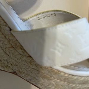 Louis Vuitton leather and straw wedge sandal, cream color. Serial no. CL 0132 39